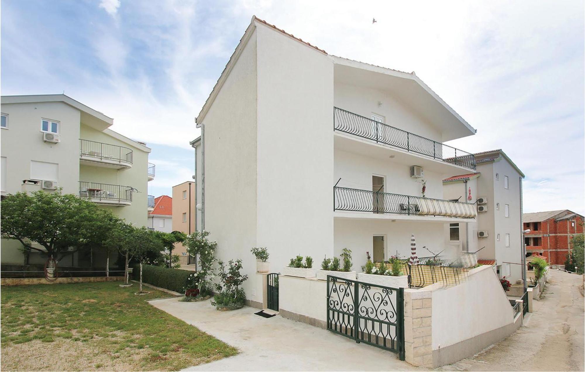 Beautiful Apartment In Omis With Wifi Exterior foto